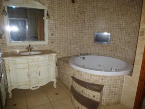 66977_27778418_IMG_20_0000